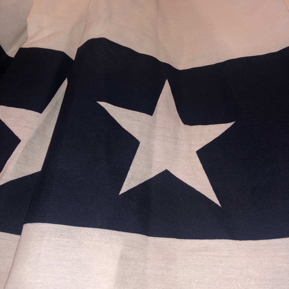 6’ x 3’ pleated full fan Annin American w/grommets - Picture 6 of 6